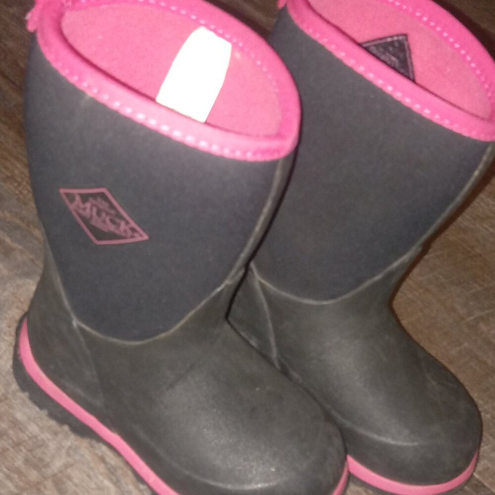 Girls muck boots
